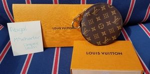 Round coin purse from a pouchet set